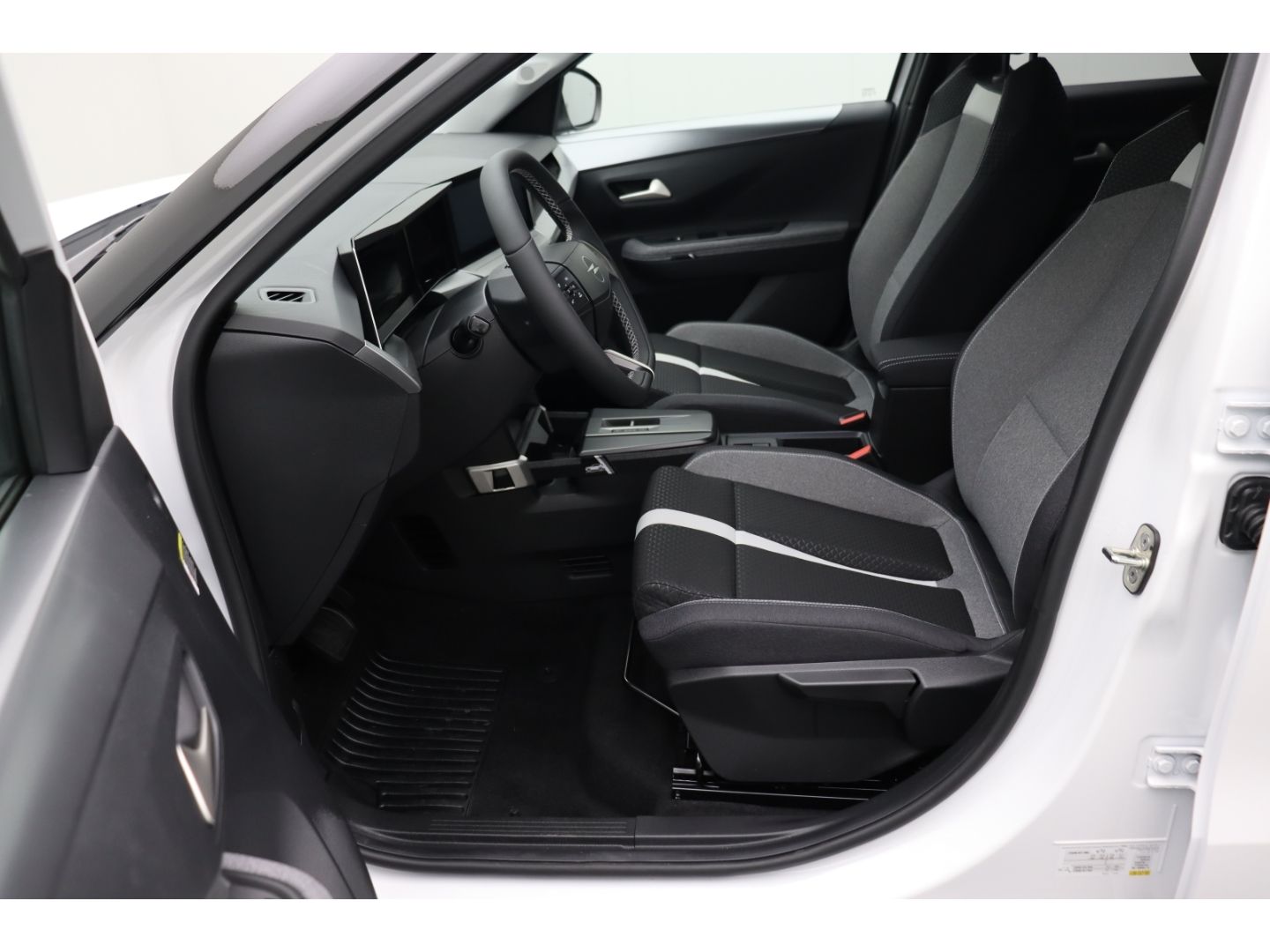 Fahrzeugabbildung Opel Frontera Mild Hybrid 107 kW GS ++ Sitzheizung++