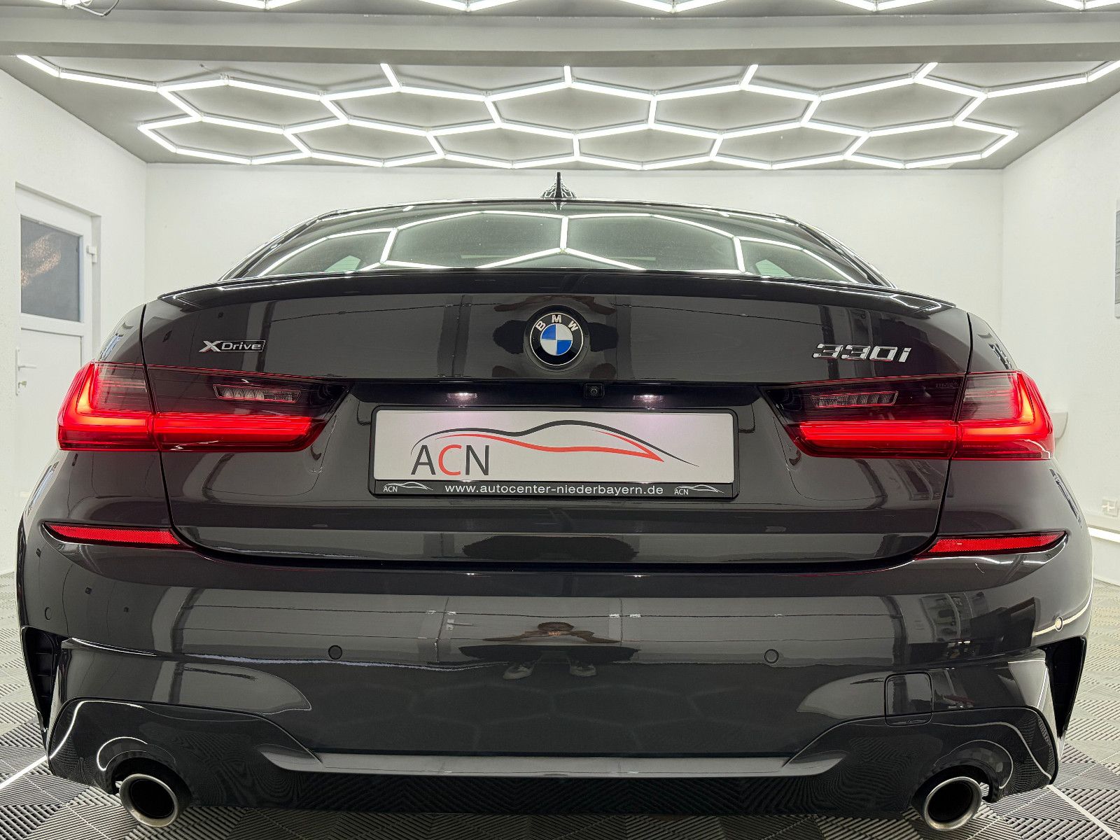 Fahrzeugabbildung BMW 330 i xDrive M SPORT/LASER/H&K/PANO/MEMORY/DE FZ
