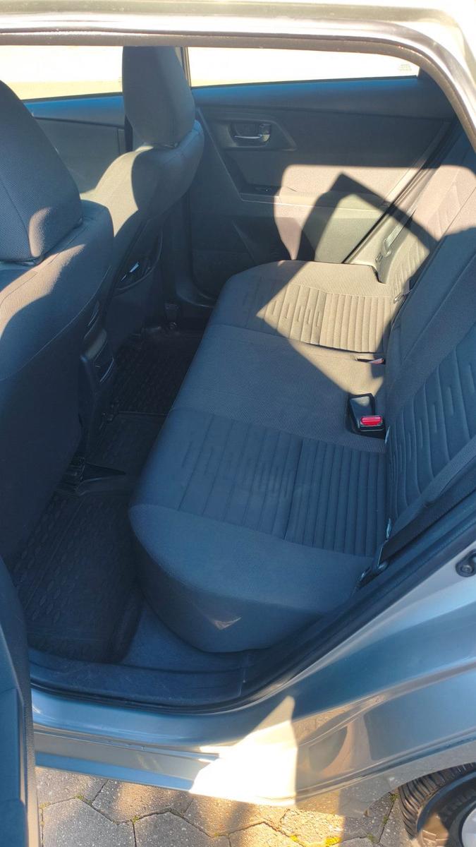 Toyota Auris 2015 — photo 8