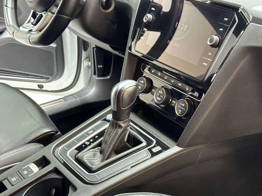 Volkswagen Arteon 2.0 TSI R-Line Leder DigCockpit Massage