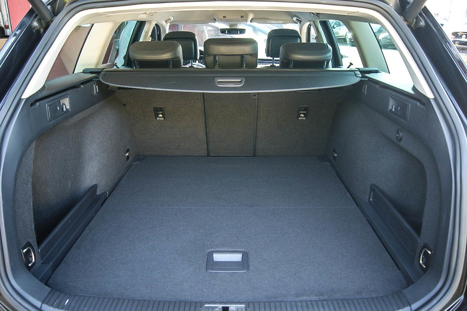 Fahrzeugabbildung Volkswagen Passat Variant 14TSI HIGHLINE ACC PREMIUM KESSY