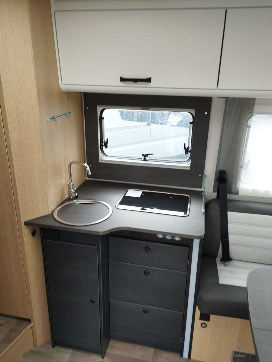 Fahrzeugabbildung Sunlight Adventure T 68C Automatik, Dörr Edition, TV