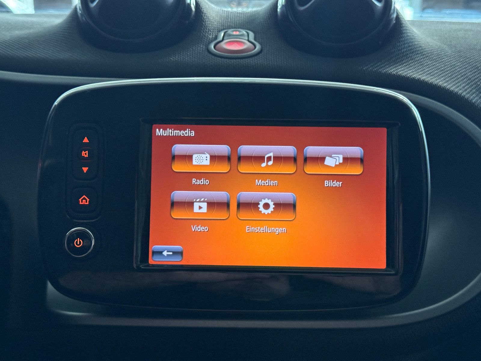 Fahrzeugabbildung Smart ForFour PASSION NAVI PDC SITZHEIZUNG SCHECKHEFT