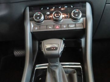 Fotografie 16 des Skoda Karoq Selection 1.5 TSi DSG 5J.-Garantie Navi AH