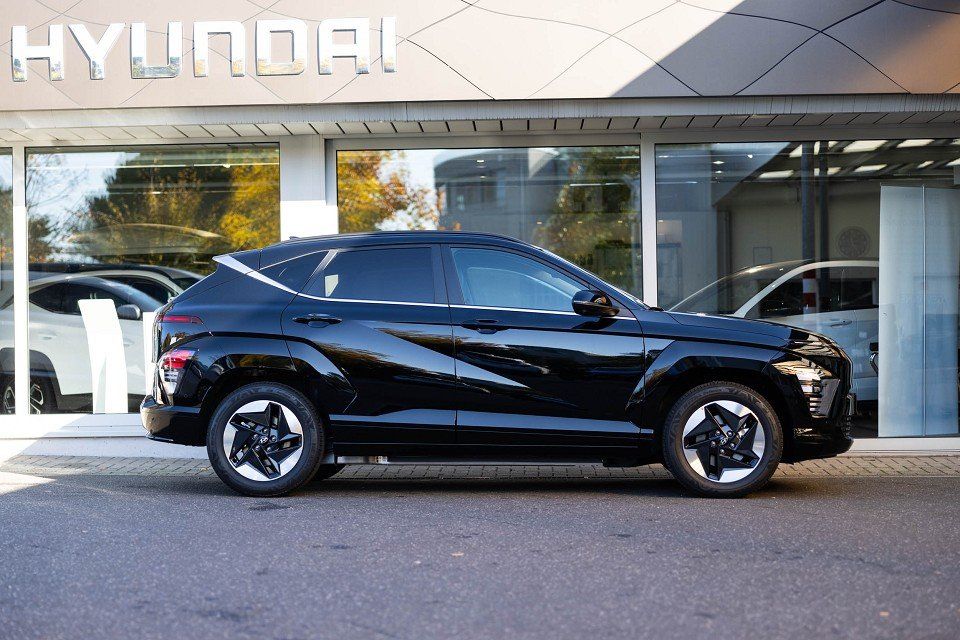 Fahrzeugabbildung Hyundai KONA Elektro 65,4kWh TREND Assi BOSE
