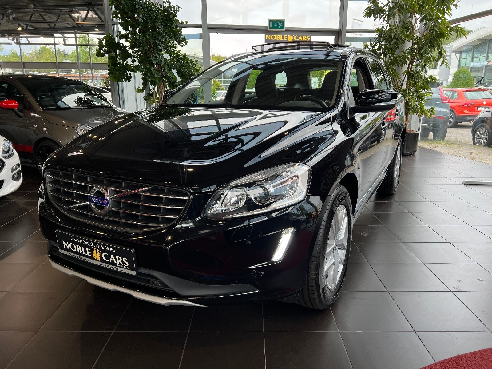 Fahrzeugabbildung Volvo XC60 Summum AWD PANO LED XENON NAVI