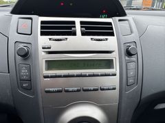 Fahrzeugabbildung Toyota Yaris Cool 1,3 Ltr. TÜV NEU Klima AHK