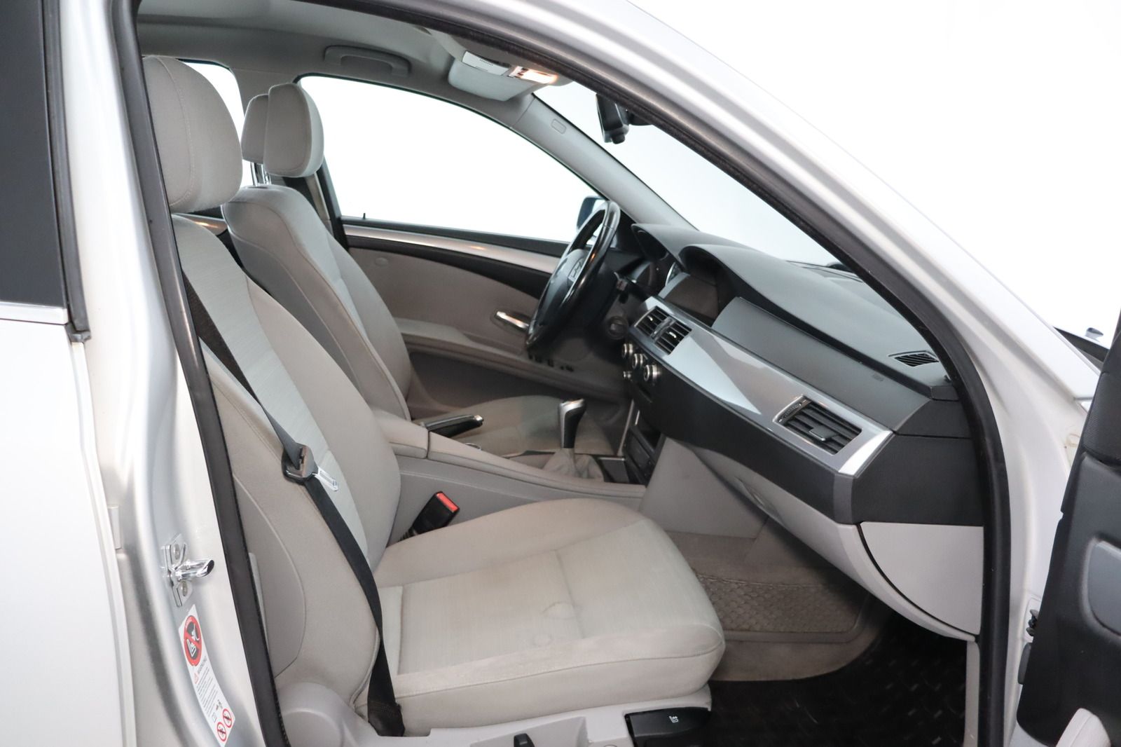 Fahrzeugabbildung BMW 523 i * Sitzhzg. * Klimaautomatik * PDC