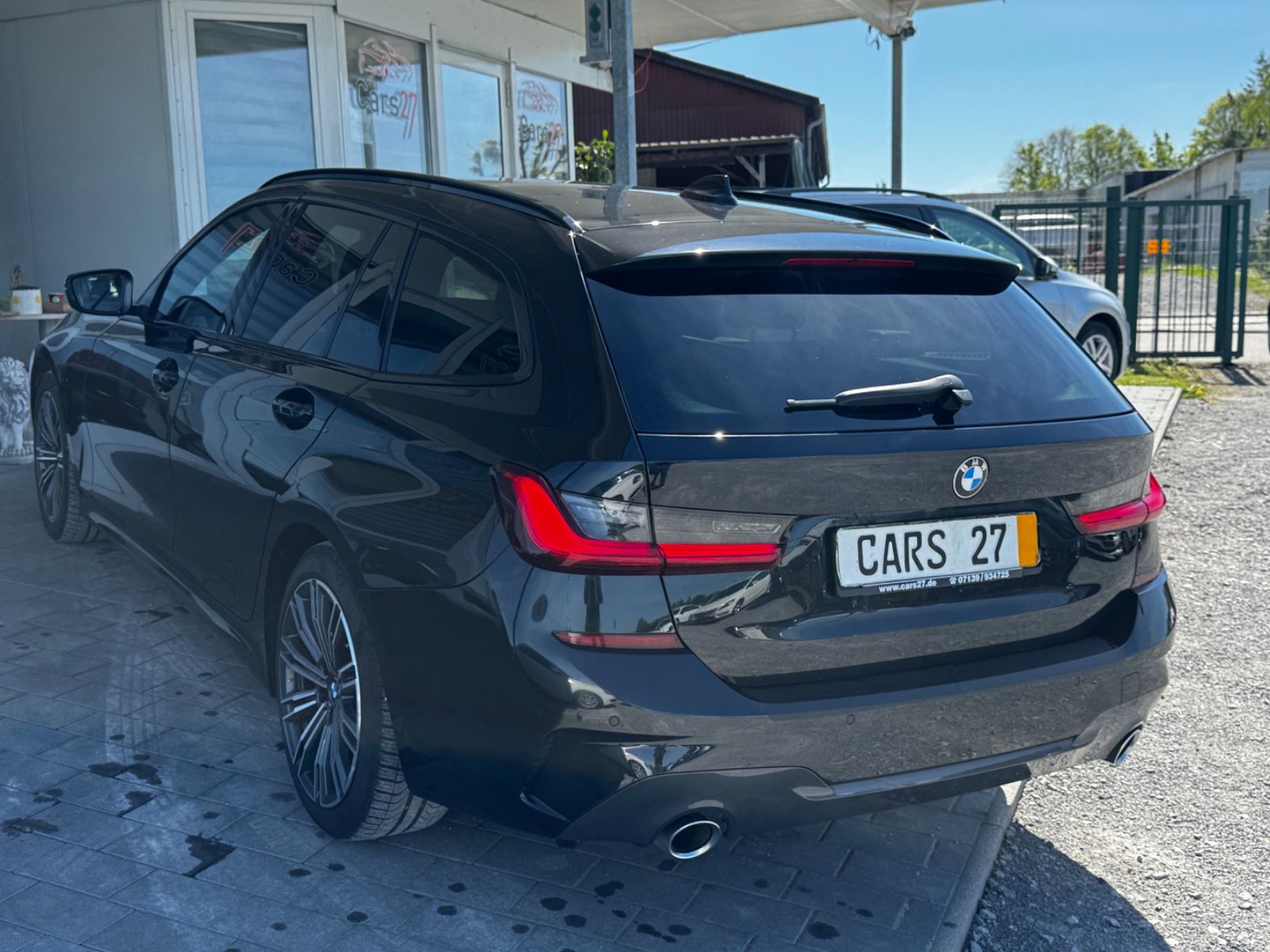 BMW 320d xDrive M-Sportpaket LED Navi Leder foto 6