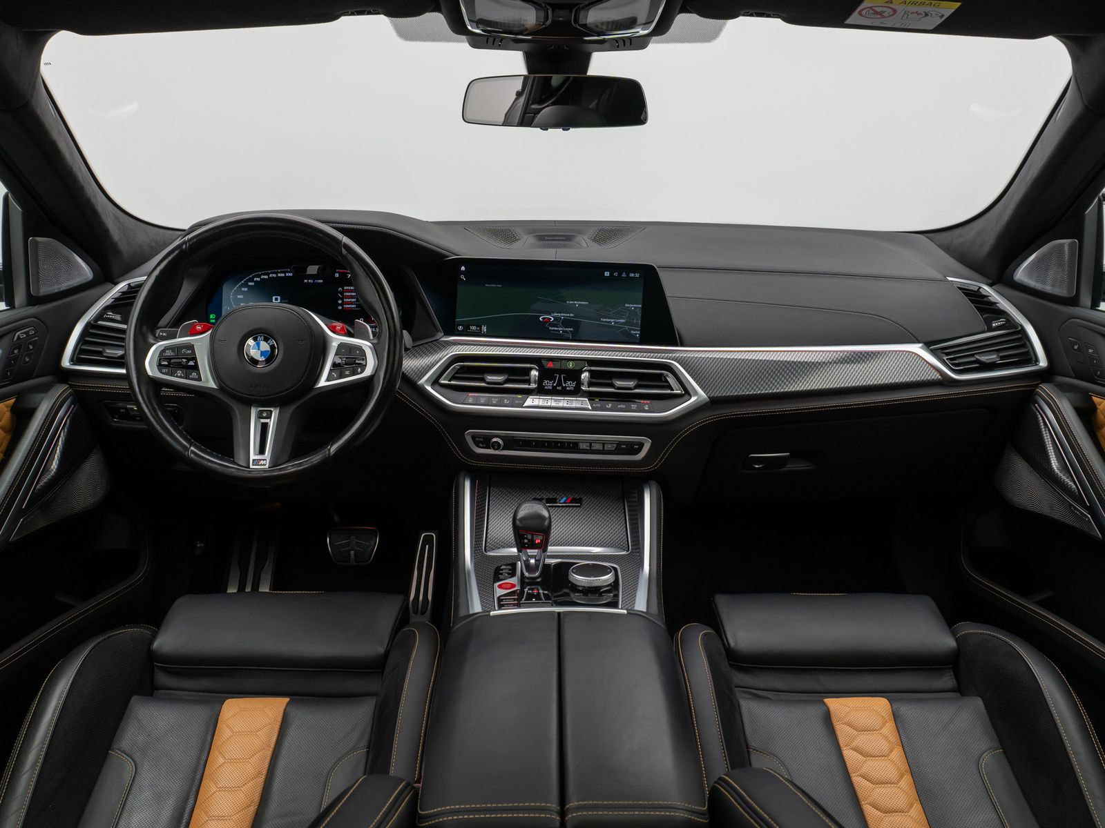 Fahrzeugabbildung BMW X6 M Panorama 360°Laser B&W Massage SoftCl AHK