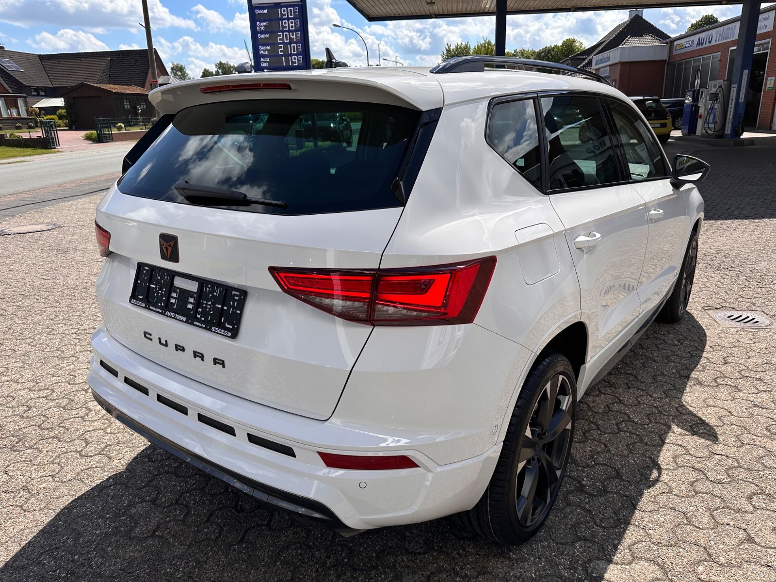 Fahrzeugabbildung CUPRA Ateca 1.5 TSI LED/Navi/APP/SHZG/LENKRADHZG/RFK