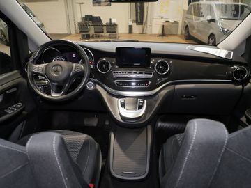 Mercedes V 220 - 8