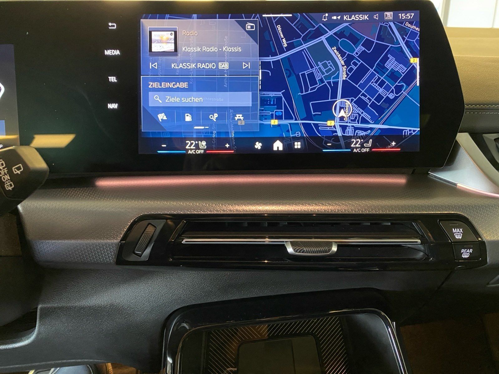 BMW 223 Active Tourer - Bild 12