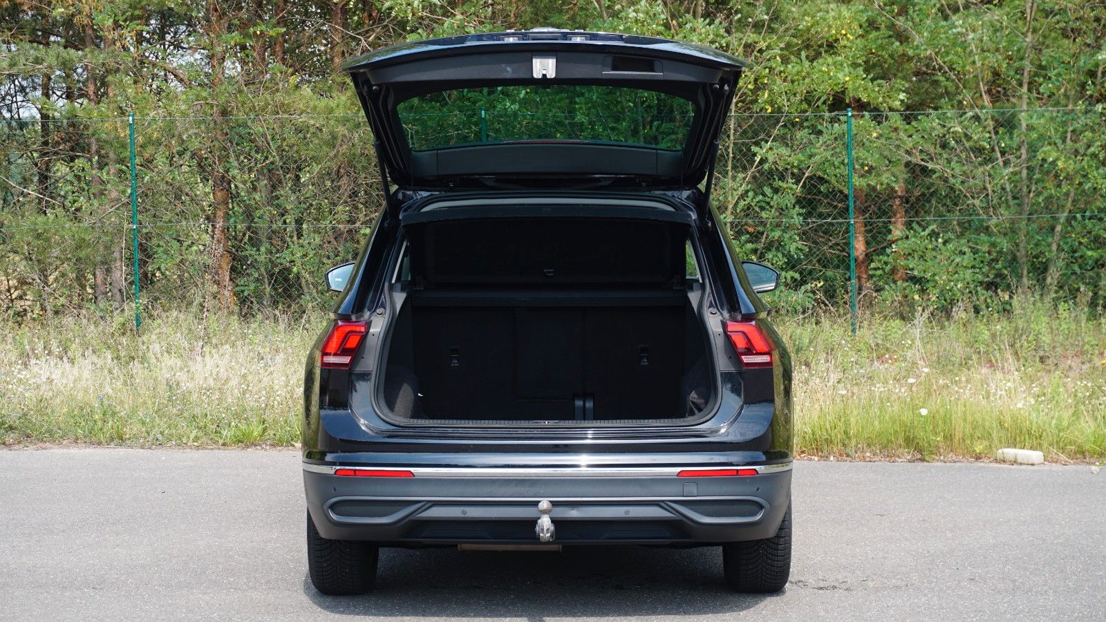 Volkswagen Tiguan Life LED ACC AHK LaneAss DAB Lenk-SitzHzg foto 5