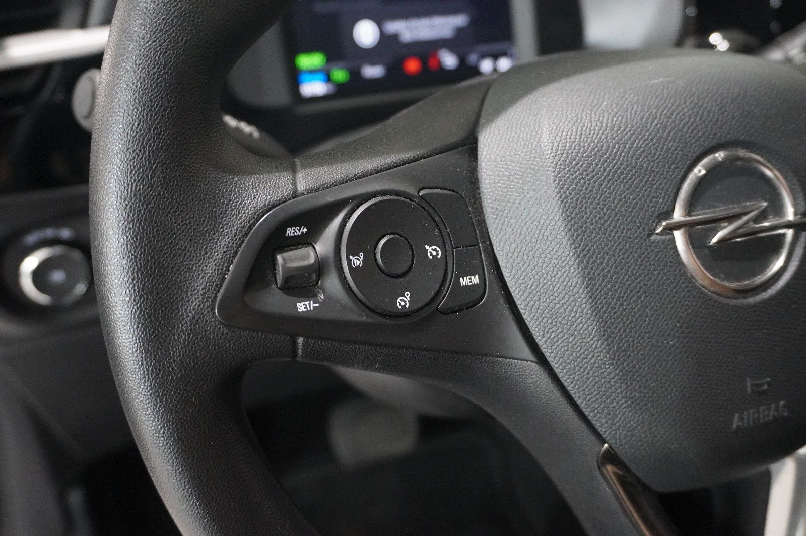 Fahrzeugabbildung Opel Corsa-e F EDITION 7KW NAVI/VIRT/TEMP/DAB/WÄRMEP.