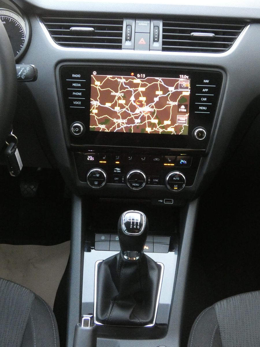 Skoda Octavia Combi 1,8 TSI Style/Navi/SmartLink/18"LM foto 12