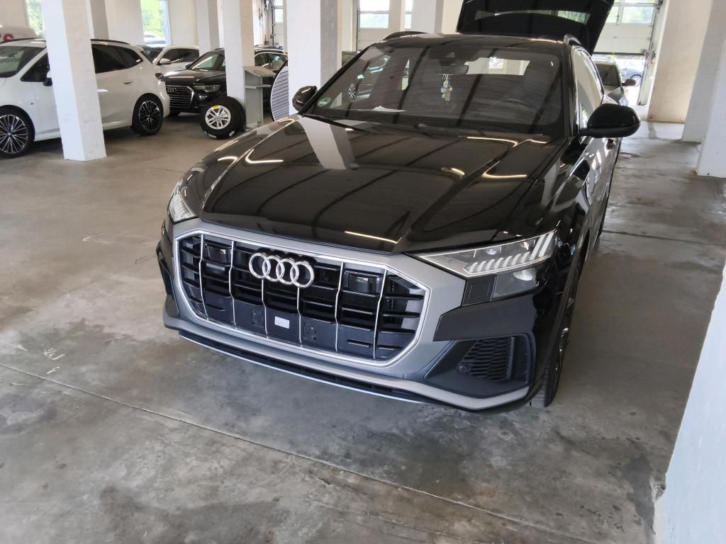 Image of Audi Q8