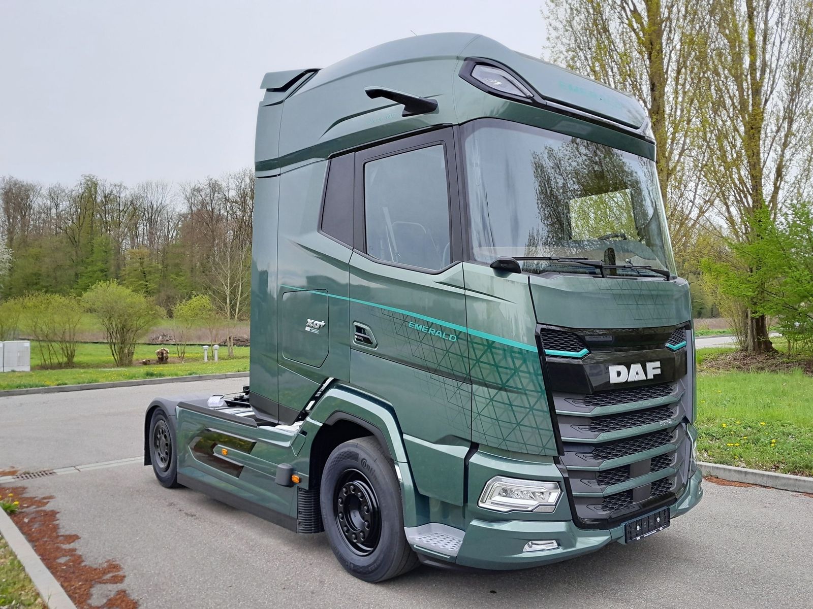 Fahrzeugabbildung DAF FT XG+ 530 EMERALD EDITION