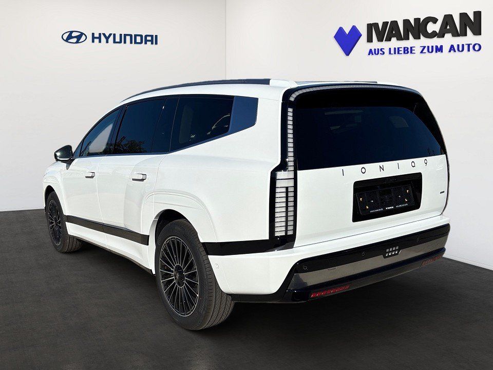 Fahrzeugabbildung Hyundai IONIQ 9 6-Sitzer 110kWh 307PS AWD UNIQ