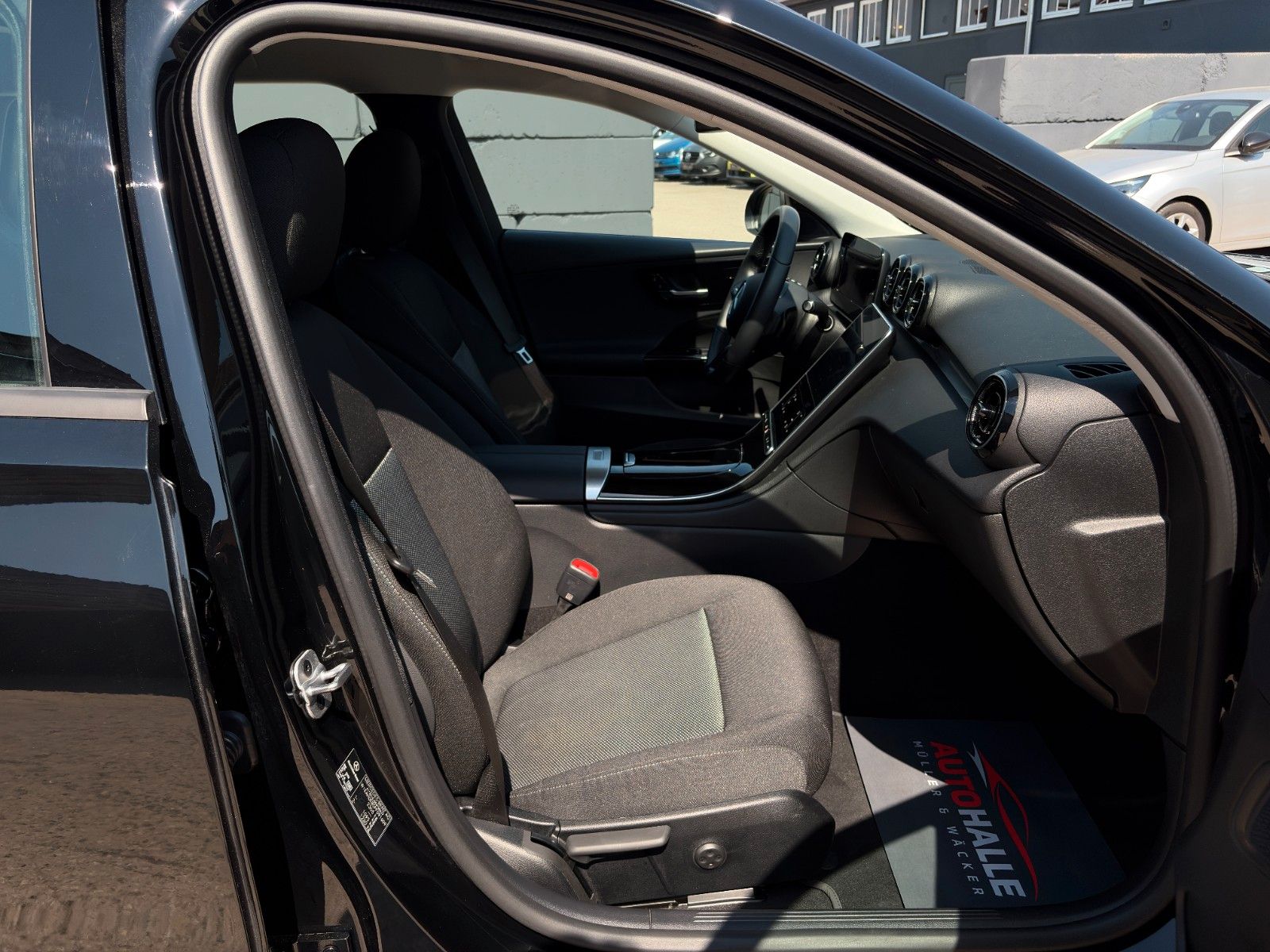 Fahrzeugabbildung Mercedes-Benz C 220d T Modell Autom Advanced MBUX Kamera SHZ
