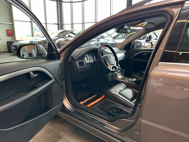 Volvo V70 Kombi Momentum *Leder*