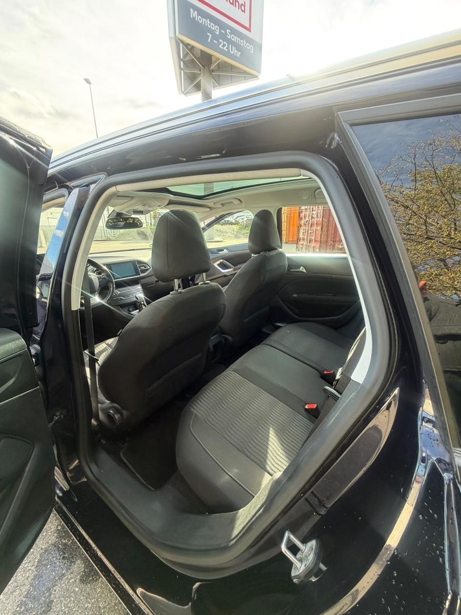 Peugeot 308 2015 — photo 18