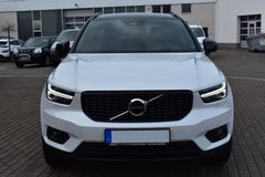 Fahrzeugabbildung Volvo XC40 B4 AWD Autom. R-Design*FSHZG*H&K*ACC*