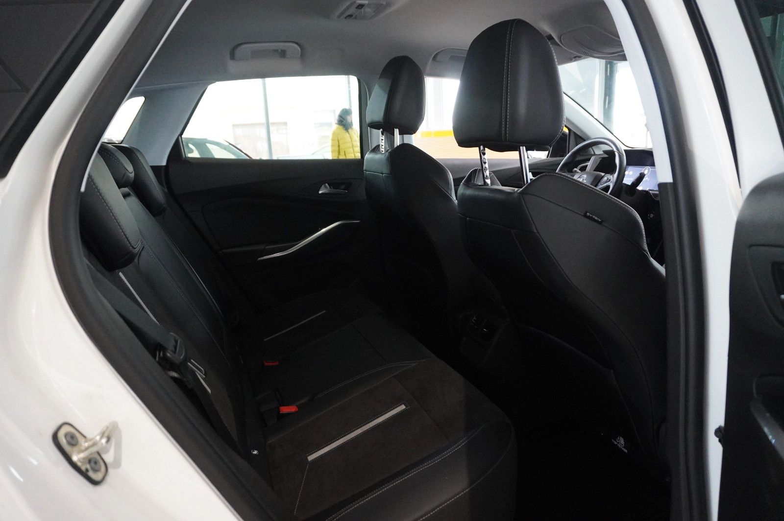 Fahrzeugabbildung Opel Grandland (X) 1.6T GSe HYBRID 4X4 NAVI/LED/SPORT