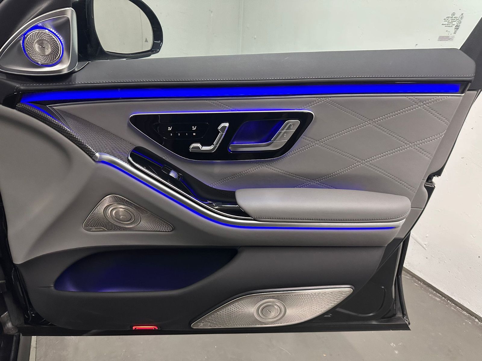 Fahrzeugabbildung Mercedes-Benz S 63 E Performance L *KERAMIK*TV*PANO*