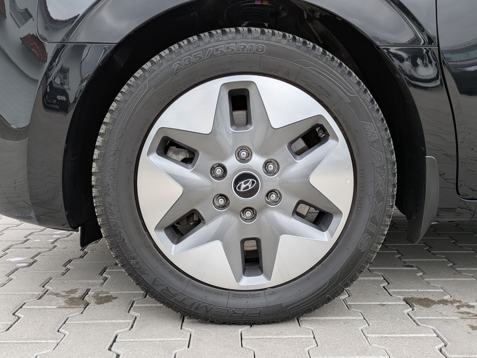 Fahrzeugabbildung Hyundai Staria 2.2 CRDi 4WD Prime*9*LED*PANO*360°KAM*ACC