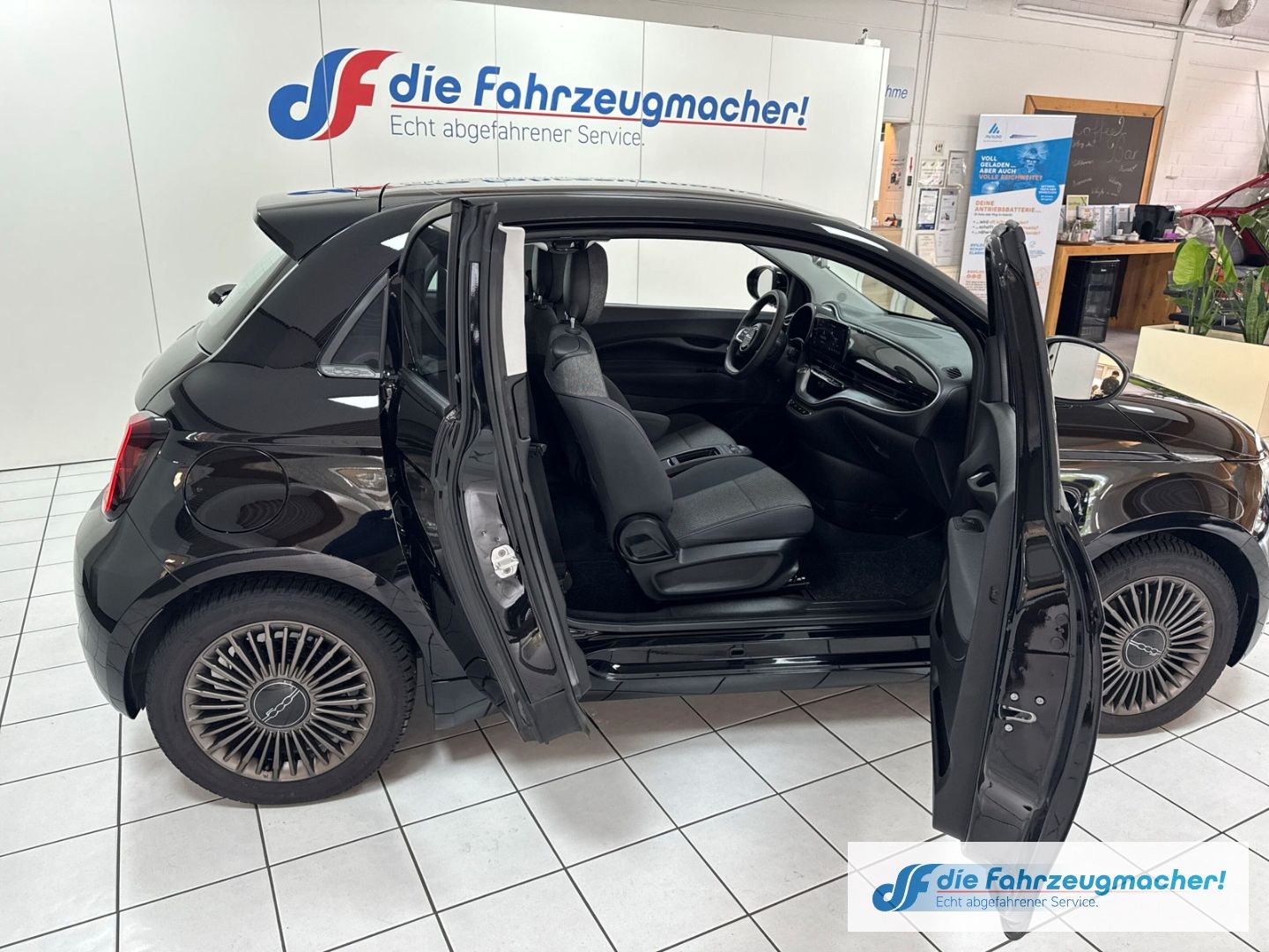 Fahrzeugabbildung Fiat 500 e 3+1 Icon Navi Digitales Cockpit Memory Sit