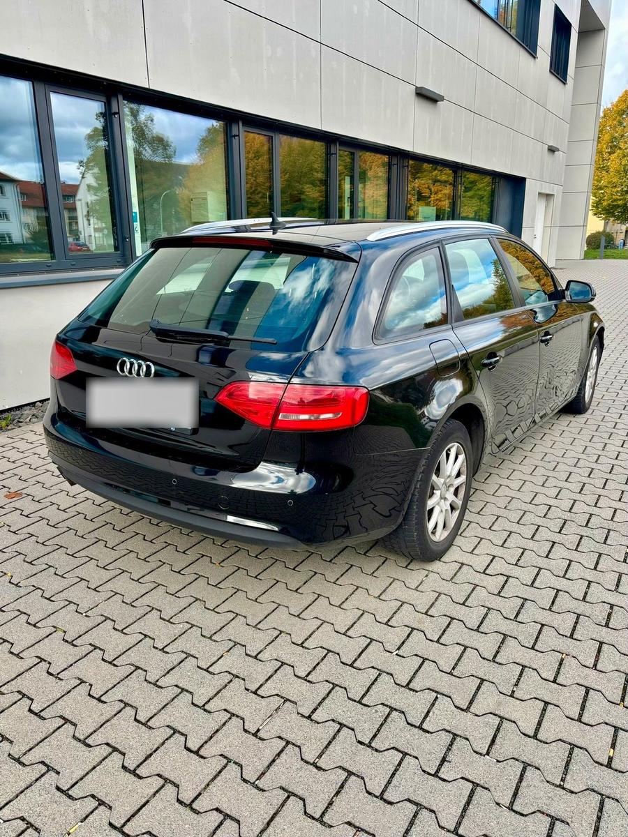 Audi A4 2013 — engine 143 HP (105kW)