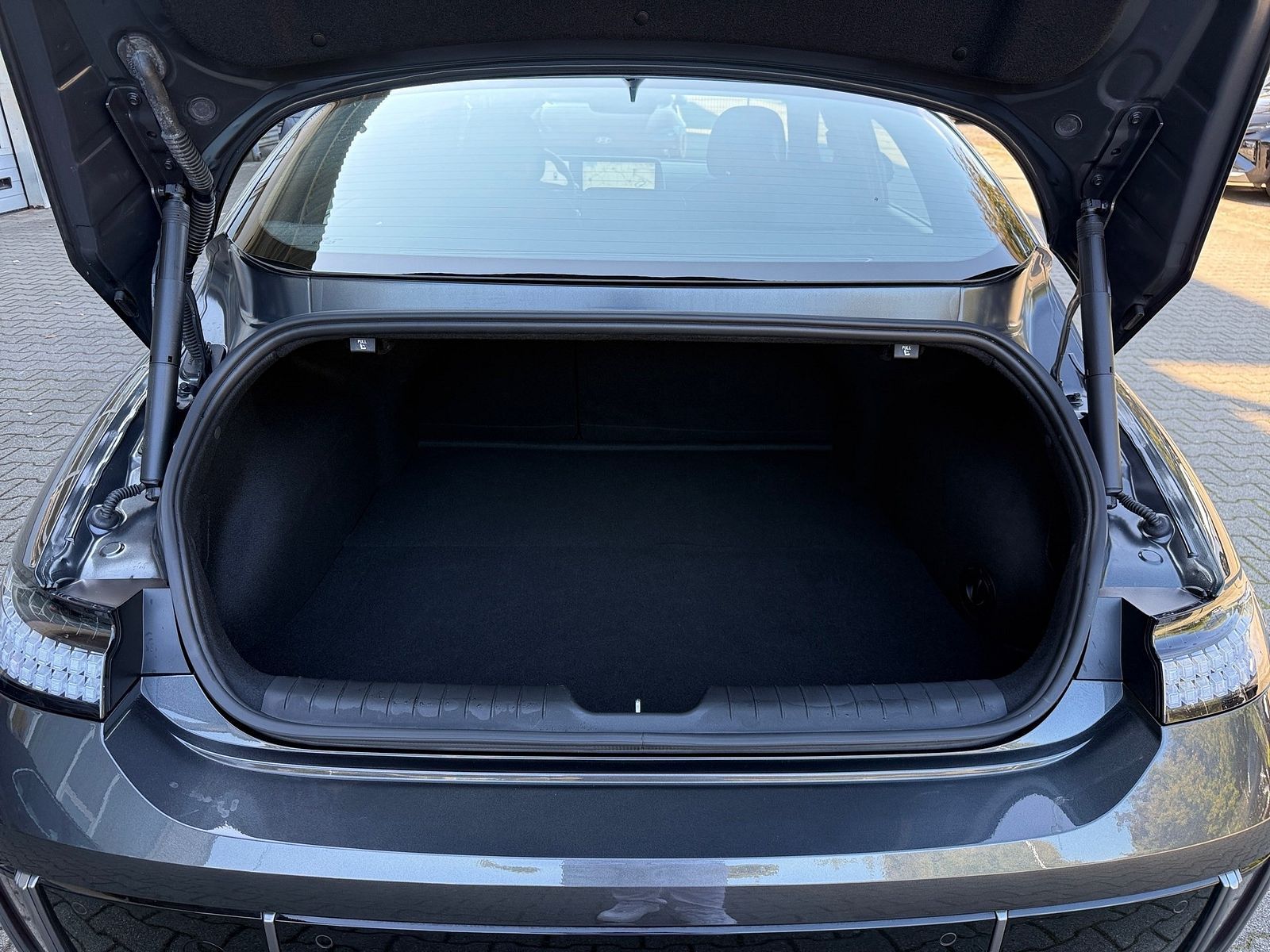 Hyundai IONIQ 6 – Bild 12