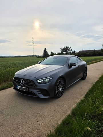 MERCEDES-BENZ E 220 d Coupe AMG Pano Facelift , 4MATIC Autom. 