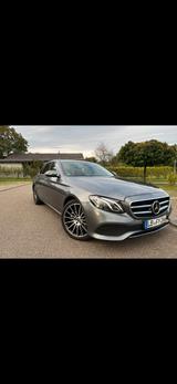 Mercedes-Benz E 220 d 4MATIC Autom. - - Mercedes-Benz E 220 Gebrauchtwagen in Stuttgart