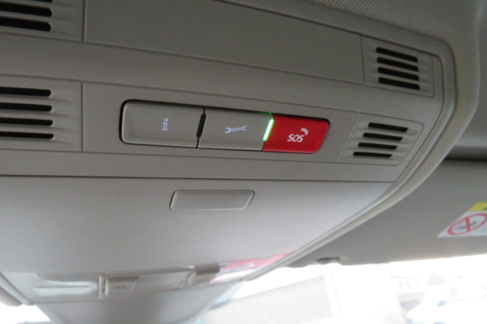 Fahrzeugabbildung Volkswagen Tiguan Life TDI DSG AHK NAVI KAMERA LED ACC GJ