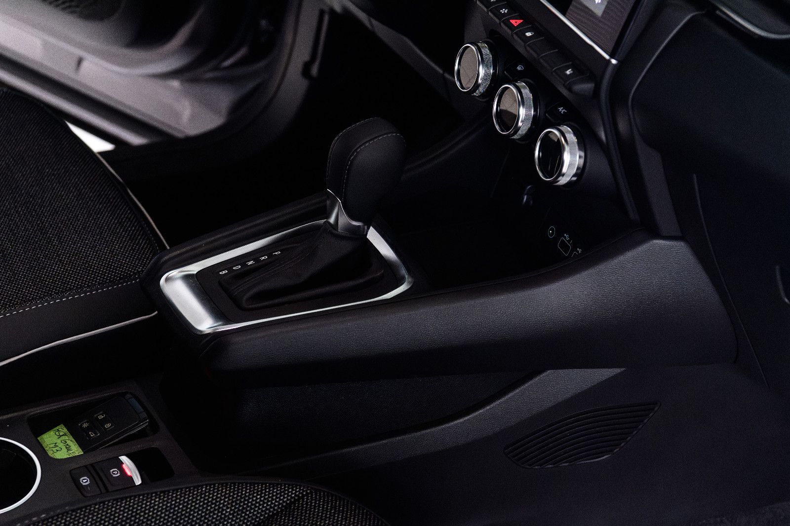 Fahrzeugabbildung Mitsubishi ASX 1.6 Intro Edition PHEV +LED+RFK+NAVI+SHZ+