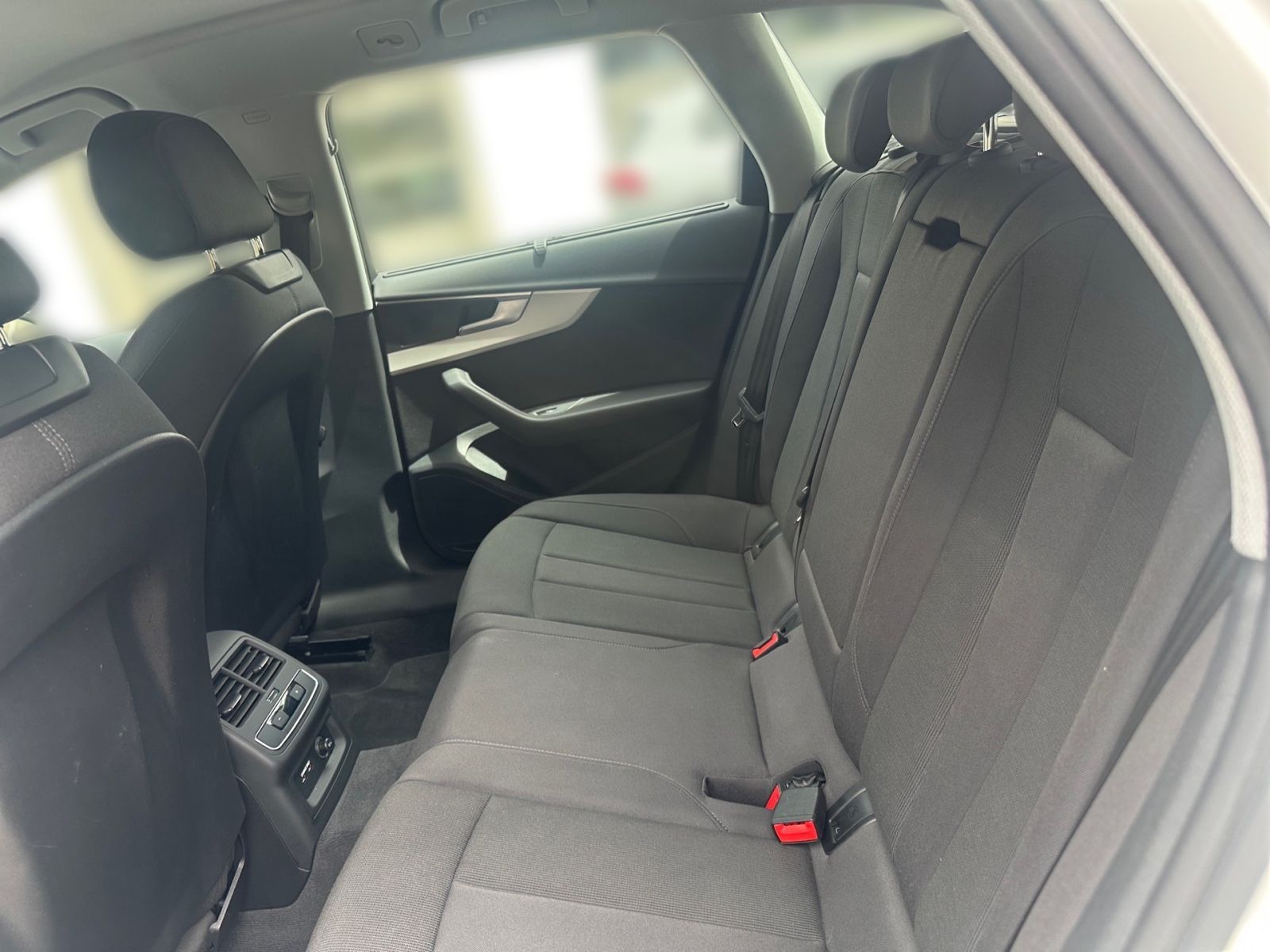 Audi A4 - Bild 10
