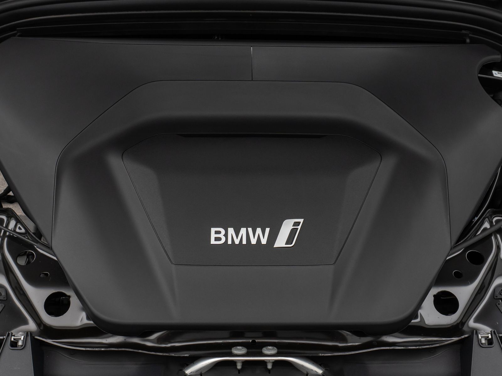 Fahrzeugabbildung BMW iX1 eD20 Kamera DAB Fernlichtassis Komfort Sport