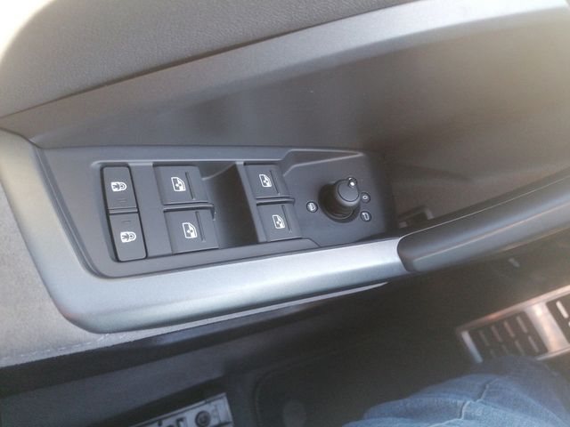 Q3 35 1.5 TFSI S line, Navigation, Optikpaket sc