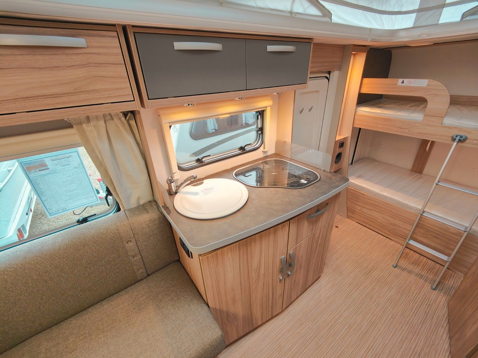 Fahrzeugabbildung HYMER / ERIBA / HYMERCAR Feeling 515 Elegance - SPRING SALE -