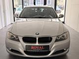 BMW 320 3 Touring 320d-Aut-Navi-Pdc-Pano- - BMW 320 aus 2009: Kombi, D