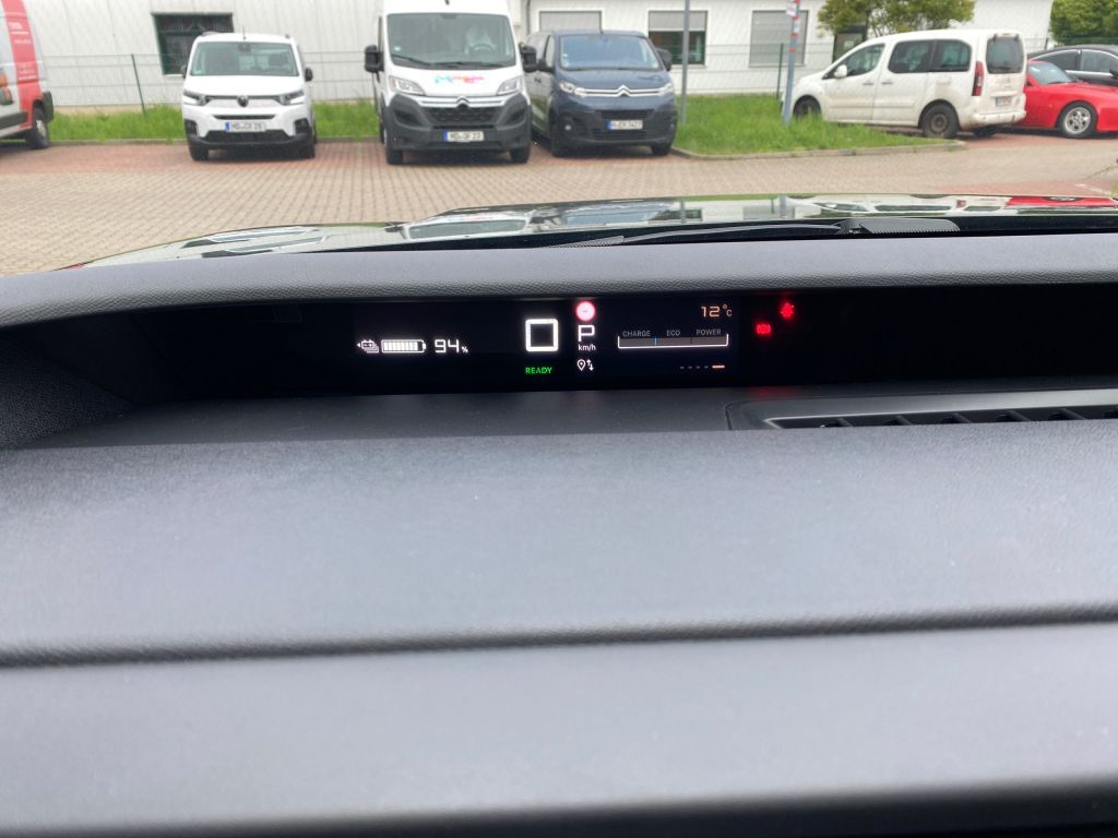 Fahrzeugabbildung Citroën e-C3 Aircross MAX *Winter-Paket*