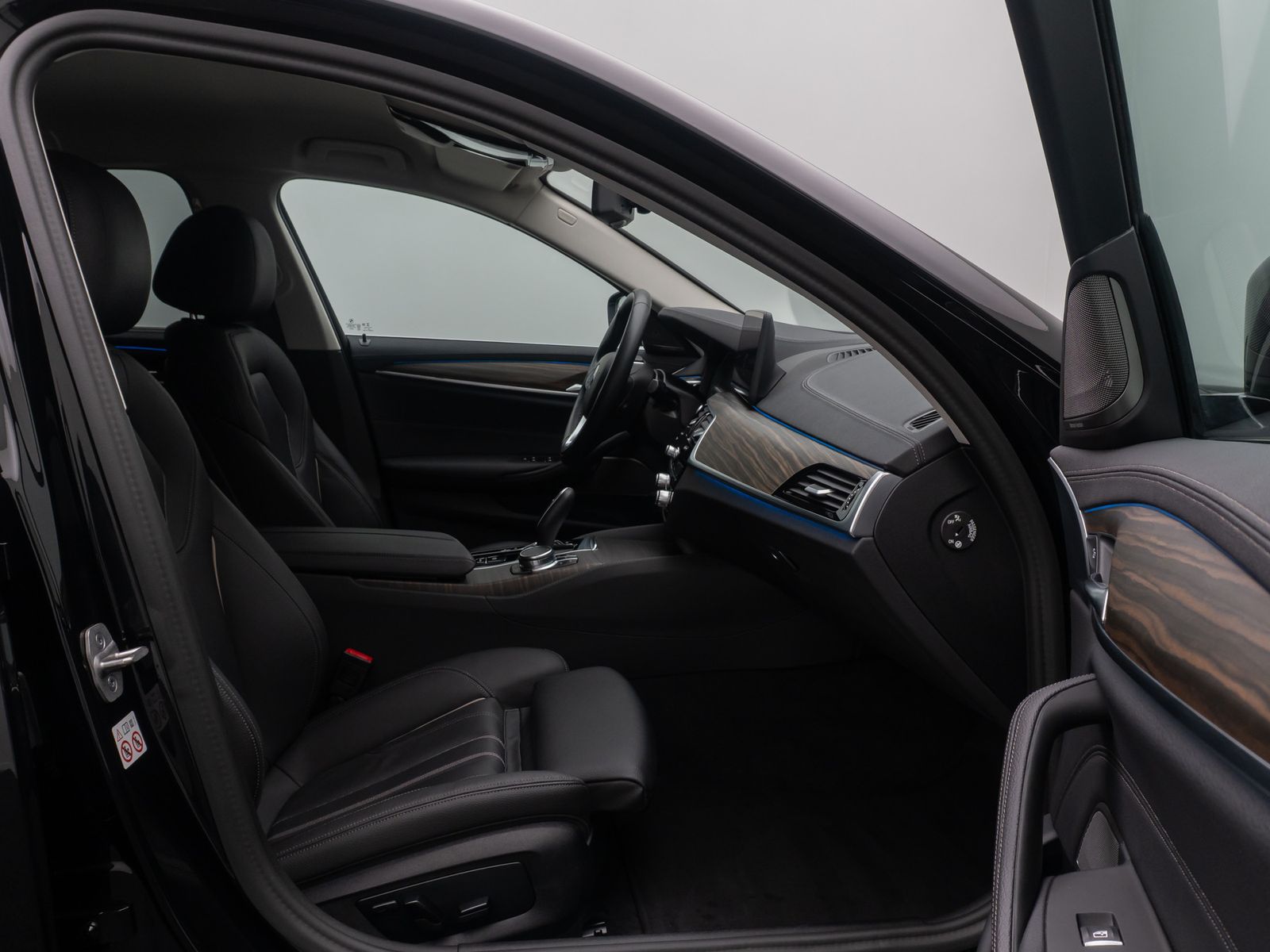 Fahrzeugabbildung BMW 530e Luxury Line DAB Laser Komfort H/K HUD Sport