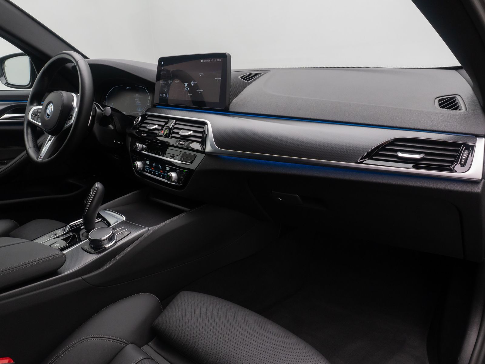 Fahrzeugabbildung BMW 530e xD M Sport HUD DAB Laser Kamera 4xKlima 19"