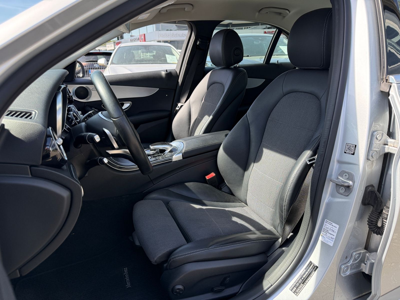 Fahrzeugabbildung Mercedes-Benz C 200 9G-TRONIC AMG Line DISTR. NAVI LED