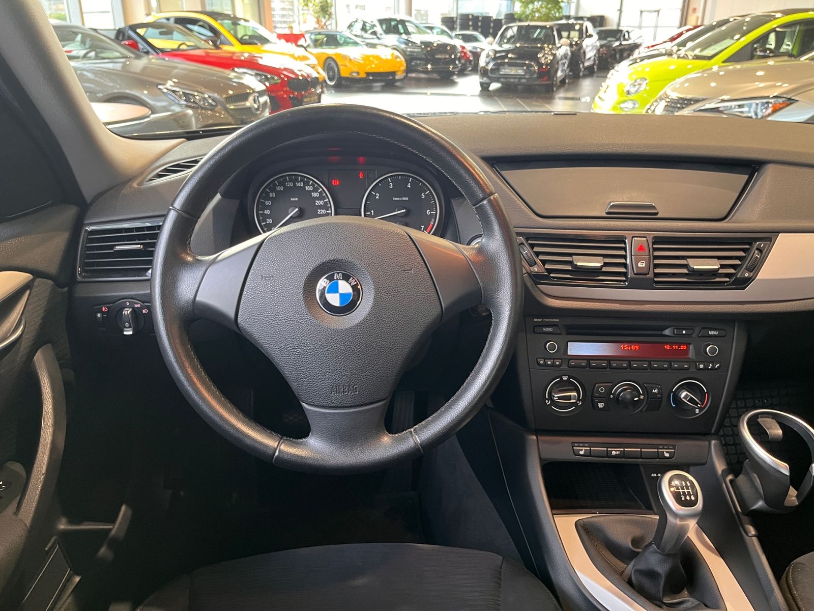 Fahrzeugabbildung BMW X1 18 i sDrive KLIMA SHZ