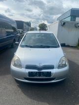 Toyota Yaris 1.3 Linea Sol Automatik TÜV 09-2027 Klima - Toyota Yaris mit Benzin-Antrieb: Sol