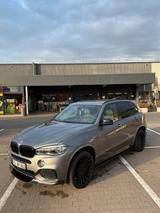 BMW X5 50I F15 M PAKET/22ZOLL/M50i - BMW 550 aus 2016