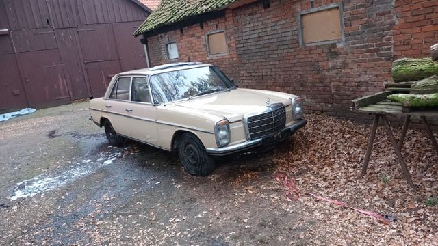 Mercedes-Benz Oldtimer Mercedes 200 Bj. 1975